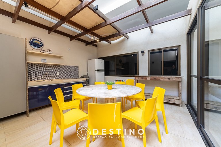 Ground Floor Apartment | 4 Bedrooms | Up to 12 Guests | Barr