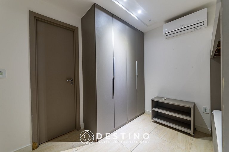 Ground Floor Apartment | 4 Bedrooms | Up to 12 Guests | Barr