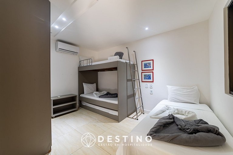 Ground Floor Apartment | 4 Bedrooms | Up to 12 Guests | Barr