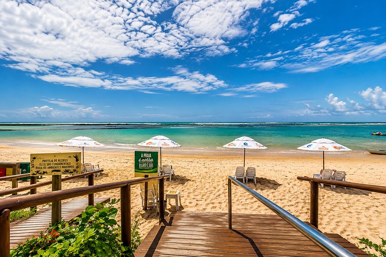 Pé na Areia, Vista Mar e Piscina Infinita em Barra | Destino