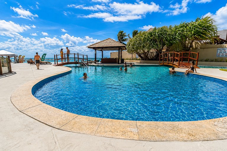 Pé na Areia, Piscina Infinita e Sauna em Barra | Barra Bali