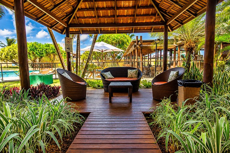 Beachfront Apartment with Resort Amenities, Barra Bali | Des