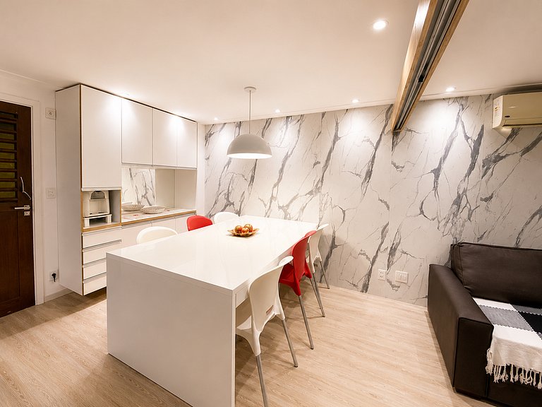 Apartamento Pé na Areia no Barra Bali | 2 Quartos | Condomin